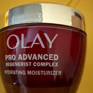 NEW Olay pro advanced regenerist complex hydrating moisturizer
